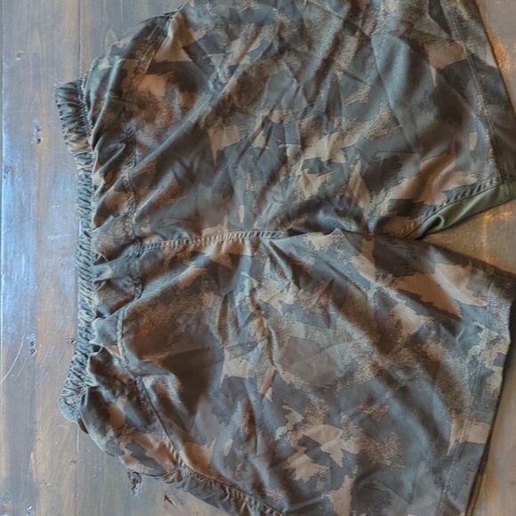 Workout shorts/swim - Picture 2 of 3